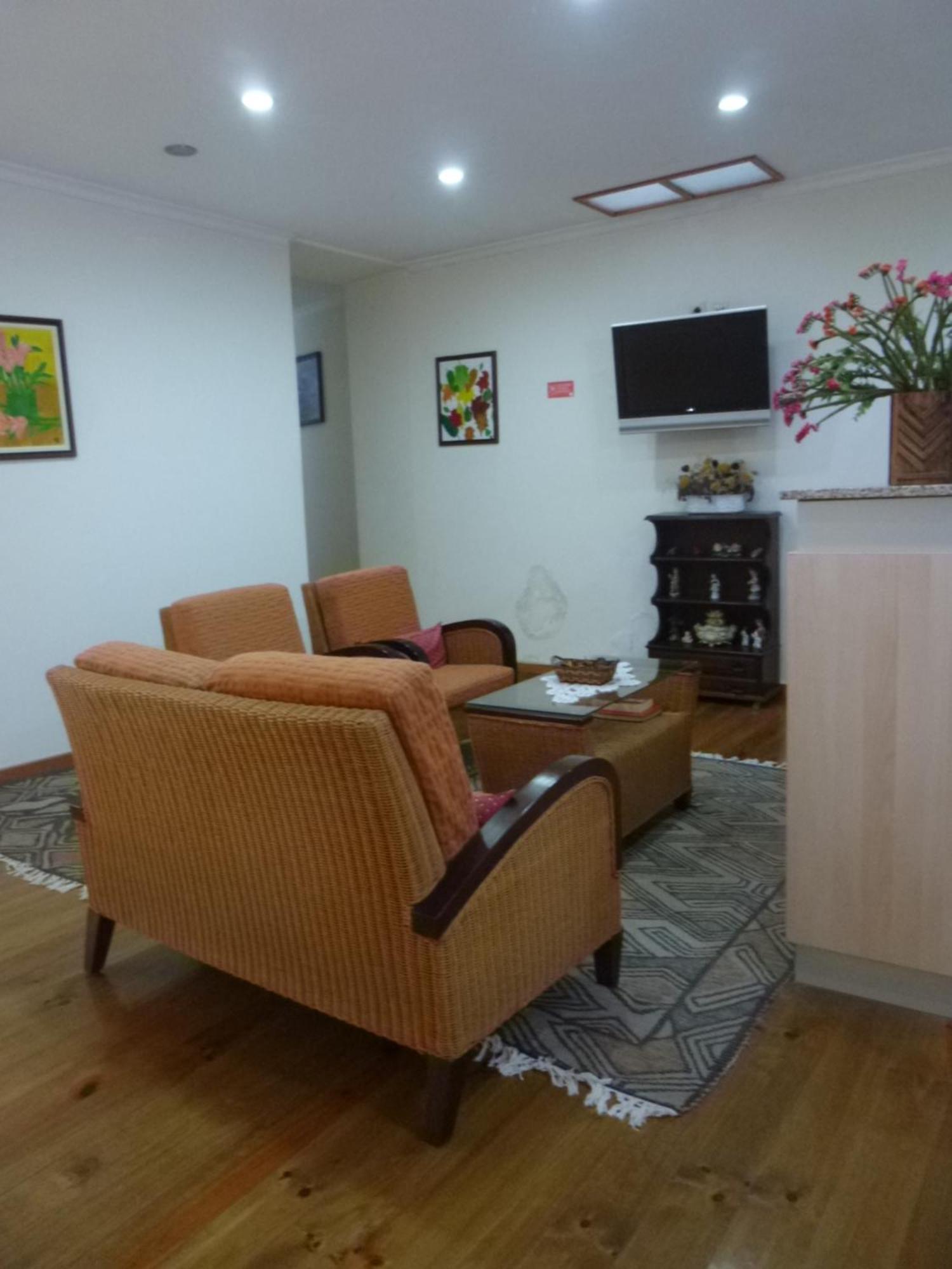 Отель Residencialusobrasileira Леса-да-Палмейра Экстерьер фото